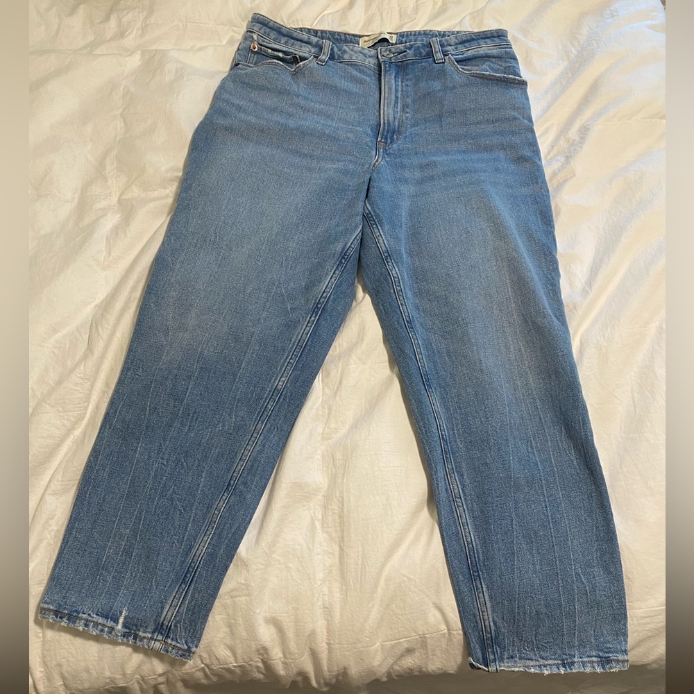 Abercrombie & Fitch Women’s Light Blue The Mom High Rise Jeans
